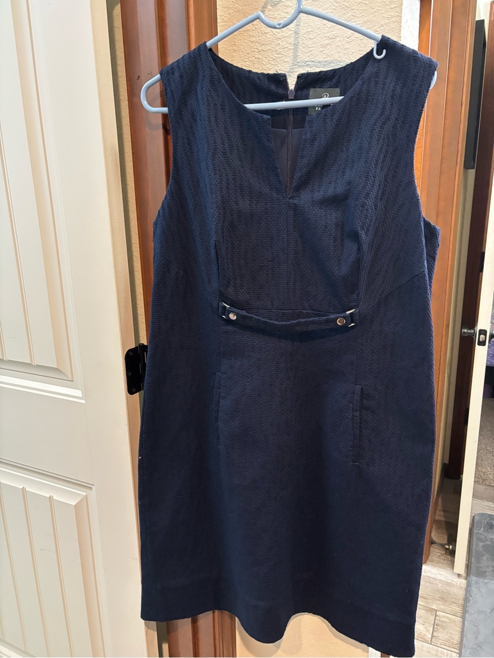 Adrianna Papell Navy Textured Sleeveless Sheath Dress